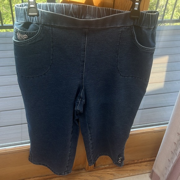Women’s Dream Jeanne’s by Quackery Factory Capri jeans - Picture 6 of 6